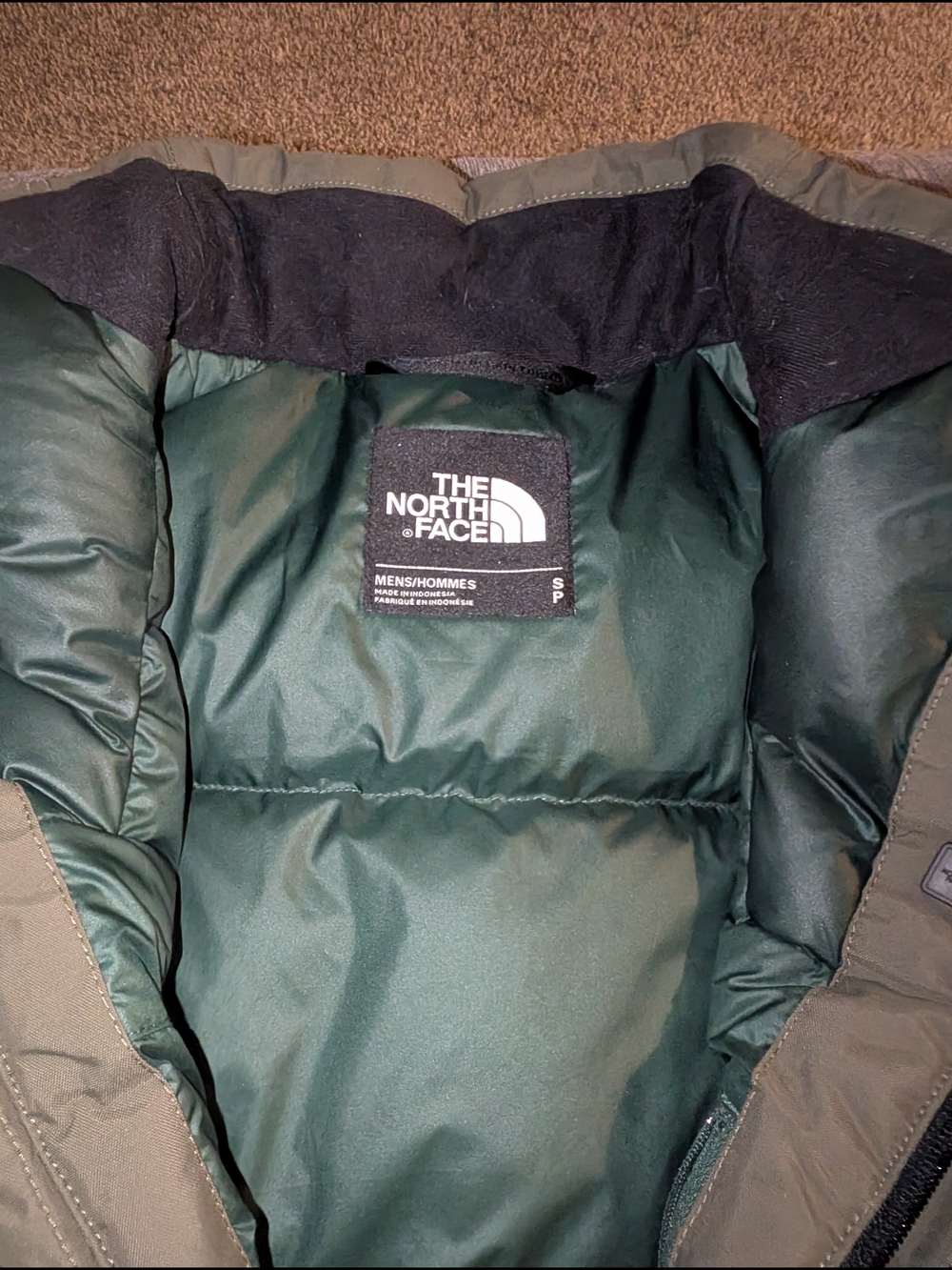 The North Face Men's Insulated Puffer Winter Jacket - Picture 3 of 7